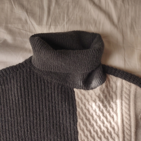 American Threads Colorblock Turtleneck Olive Green, Brown, and Cream - Medium - Picture 3 of 9